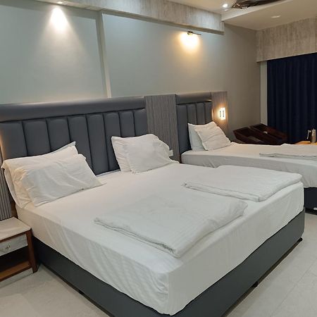 Hotel Lee Garden Near To Blue Flag Beach 500 Mtrs بوري المظهر الخارجي الصورة