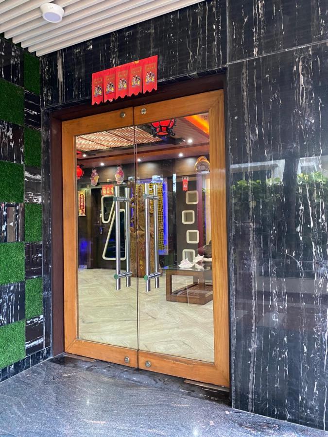 Hotel Lee Garden Near To Blue Flag Beach 500 Mtrs بوري المظهر الخارجي الصورة