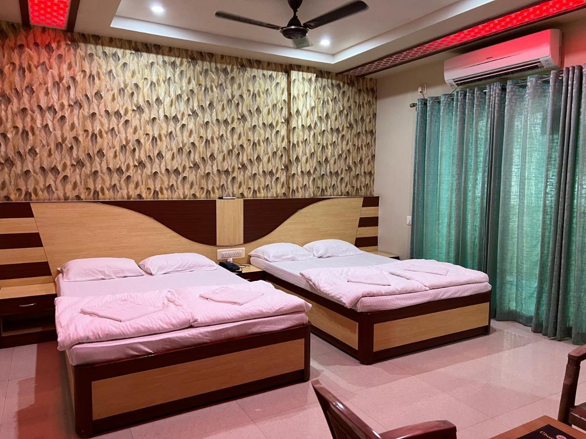 Hotel Lee Garden Near To Blue Flag Beach 500 Mtrs بوري المظهر الخارجي الصورة