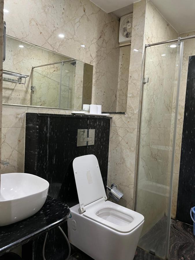 Hotel Lee Garden Near To Blue Flag Beach 500 Mtrs بوري المظهر الخارجي الصورة