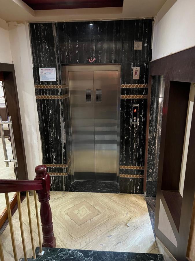 Hotel Lee Garden Near To Blue Flag Beach 500 Mtrs بوري المظهر الخارجي الصورة