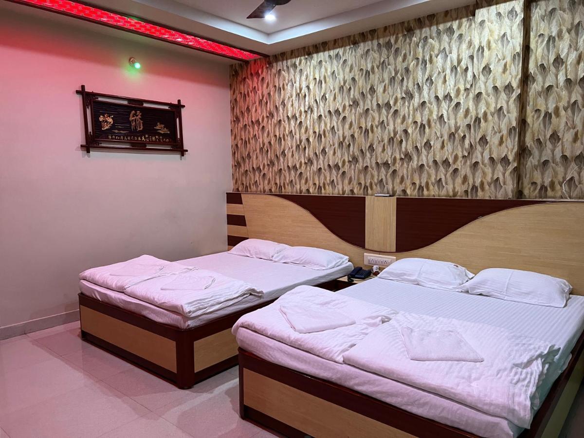 Hotel Lee Garden Near To Blue Flag Beach 500 Mtrs بوري المظهر الخارجي الصورة