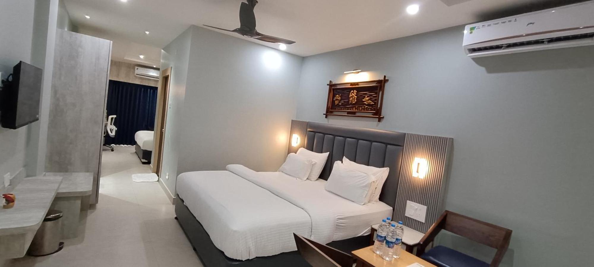 Hotel Lee Garden Near To Blue Flag Beach 500 Mtrs بوري المظهر الخارجي الصورة