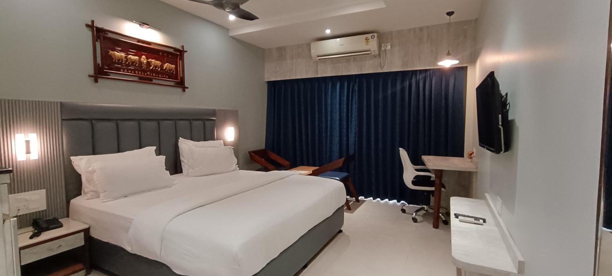 Hotel Lee Garden Near To Blue Flag Beach 500 Mtrs بوري المظهر الخارجي الصورة
