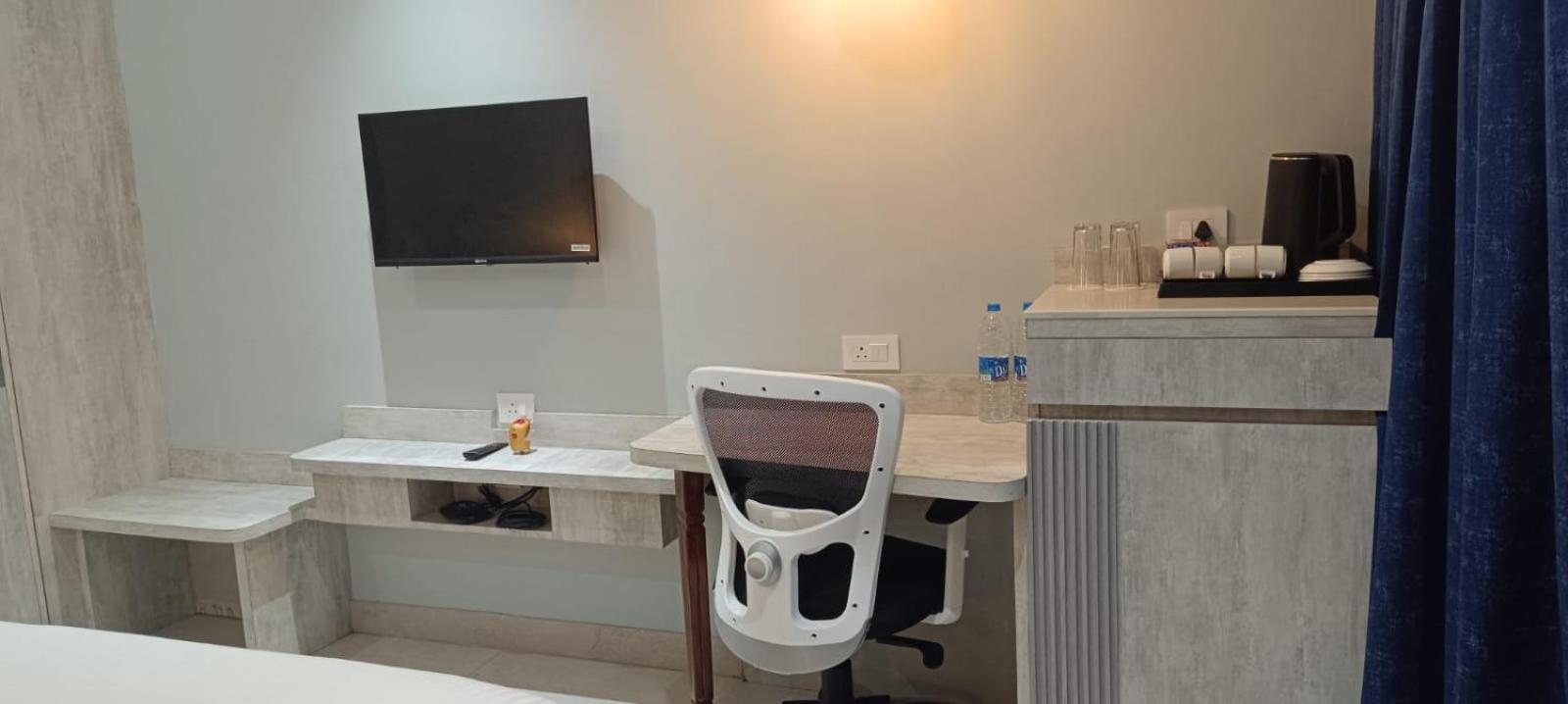Hotel Lee Garden Near To Blue Flag Beach 500 Mtrs بوري المظهر الخارجي الصورة