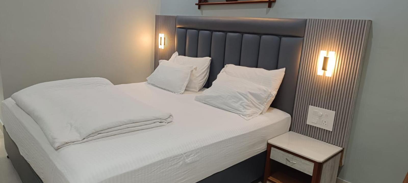 Hotel Lee Garden Near To Blue Flag Beach 500 Mtrs بوري المظهر الخارجي الصورة