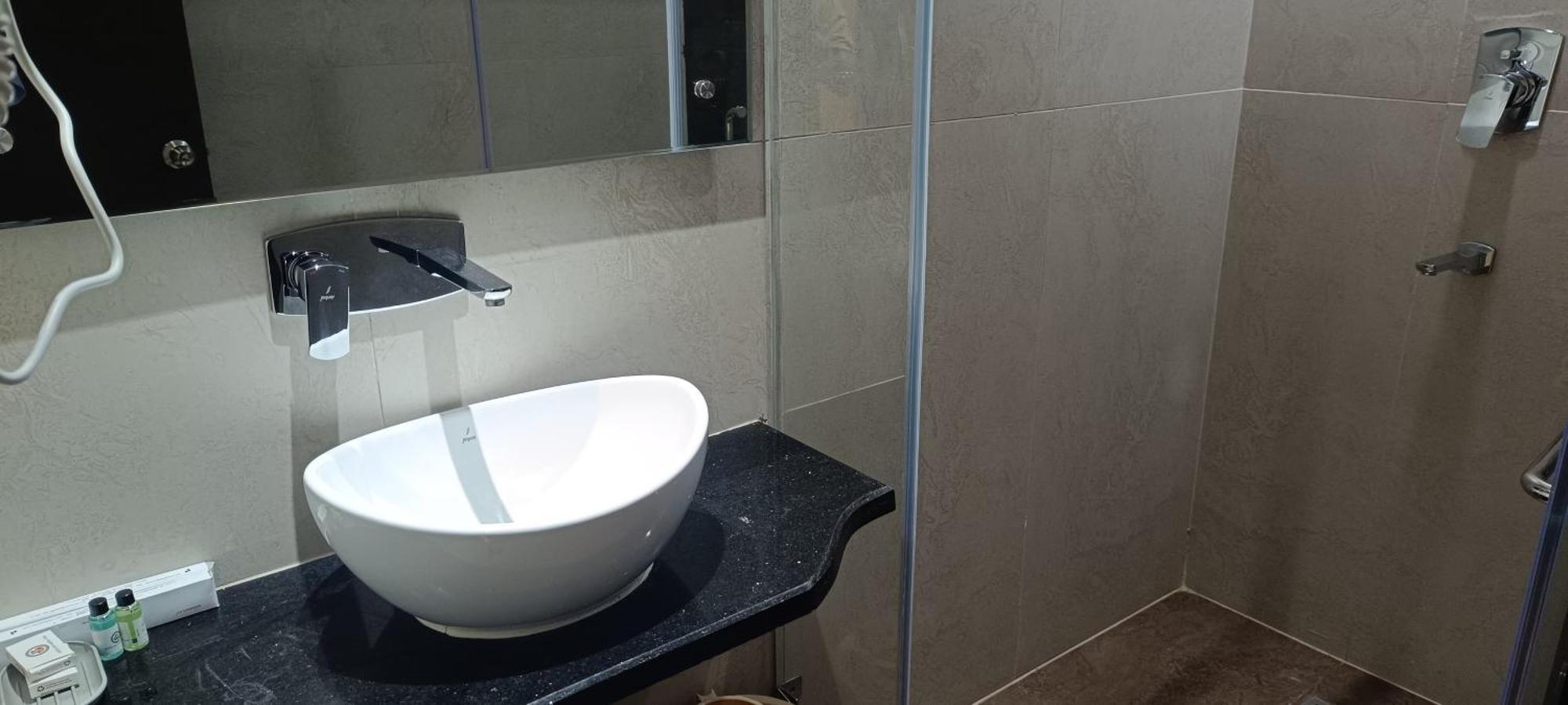 Hotel Lee Garden Near To Blue Flag Beach 500 Mtrs بوري المظهر الخارجي الصورة