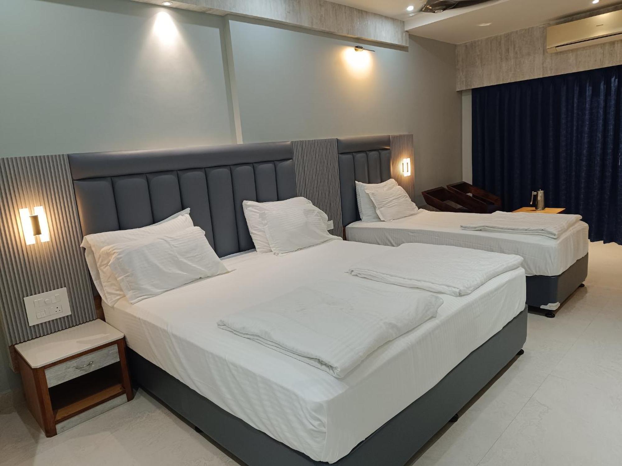 Hotel Lee Garden Near To Blue Flag Beach 500 Mtrs بوري المظهر الخارجي الصورة